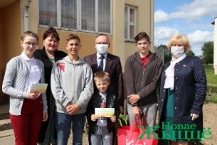 Поздравления в День защиты детей принимала приемная семья Людмилы Аксёновой