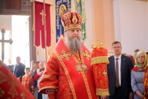 Архиепископ Новогрудский и Слонимский Гурий возглавил богослужение в Свято-Никольском кафедральном соборе