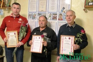 Заслуженные награды работникам физической культуры и спорта вручили в Новогрудке