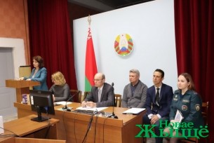 Реформирование Конституции, профилактику пожаров и
преступлений обсуждали на дне информирования в Новогрудке
