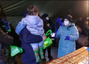 Рядом в трудную минуту. Новогрудские волонтёры оказывали помощь беженцам в ТЛЦ «Брузги»