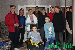 С заботой о детях. Новогрудчане, отслужившие в спецназе, отметили свой праздник добрыми делами