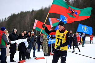 Спортивный азарт и море эмоций. На Новогрудчине с размахом провели областной спортивный праздник «Принеманская лыжня-2023»