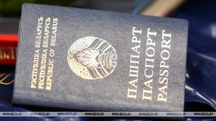 Новый паспорт в 100-летний юбилей вручили ветерану войны из Гродно