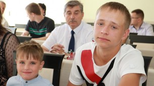 В Гродно наградили парня, который спас на озере 7-летнюю девочку