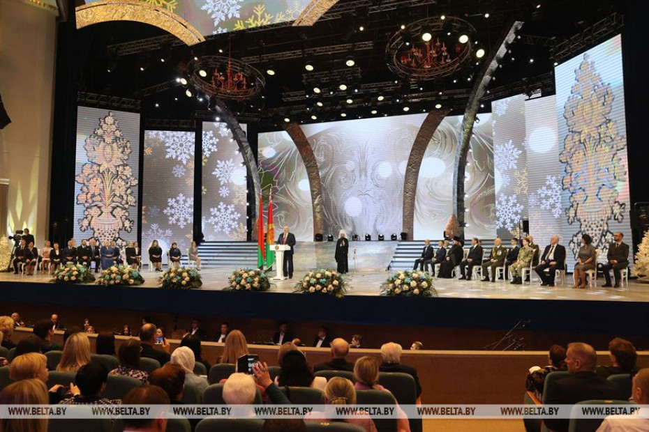 Лукашенко: национальные культуры и традиции нельзя подогнать под единый стандарт, мир прекрасен в своем разнообразии