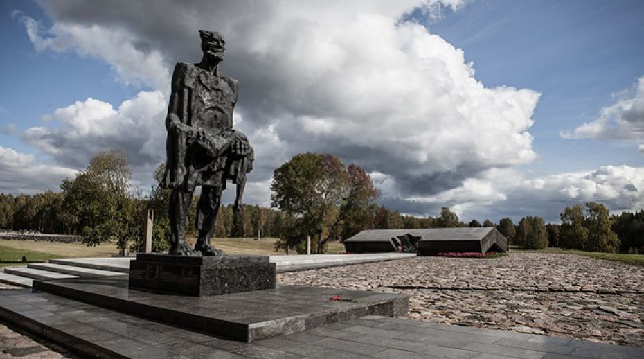 Хатынь: трагедия и символ героизма белорусского народа. Жители региона о трепетном внимании Президента к мемориальному комплексу