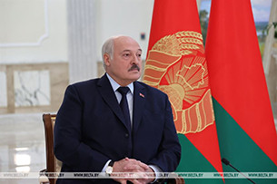 О войне и мире, геополитике и реакции на экономические провокации. Подробности трехчасового интервью Лукашенко