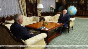 Лукашенко на встрече с Рогозиным заявил о готовности использовать весь потенциал Беларуси для реализации общих идей