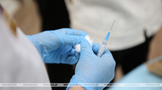 Міністэрства аховы здароўя плануе зарэгістраваць айчынную вакцыну ад COVID-19 да канца года